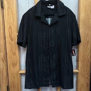 Black Short Sleeve Button-Up Shirt